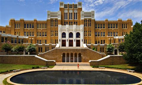 Sarah Huckabee Sanders proposed on Wednesday an overhaul of the state's <b>schools</b> that will pair a 39% raise in. . Best high schools in little rock arkansas